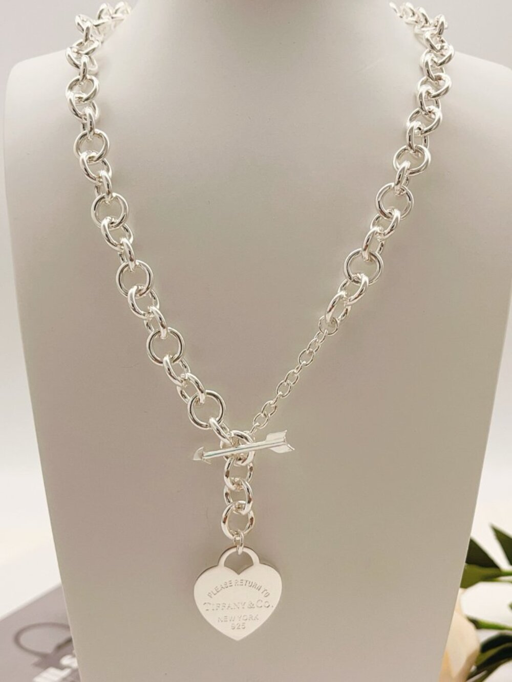 Tiffany Style Silver Smooth Arrow Clasp Necklace - Picture 6 of 6
